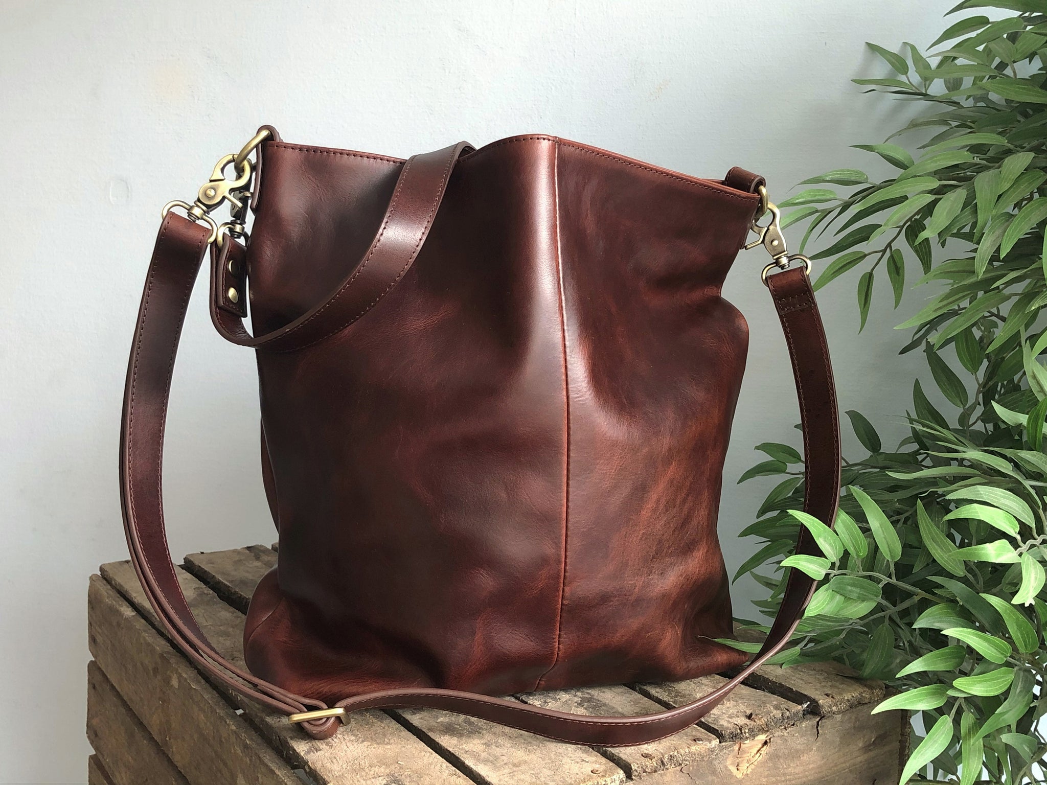 Brown leather shoulder bag best sale